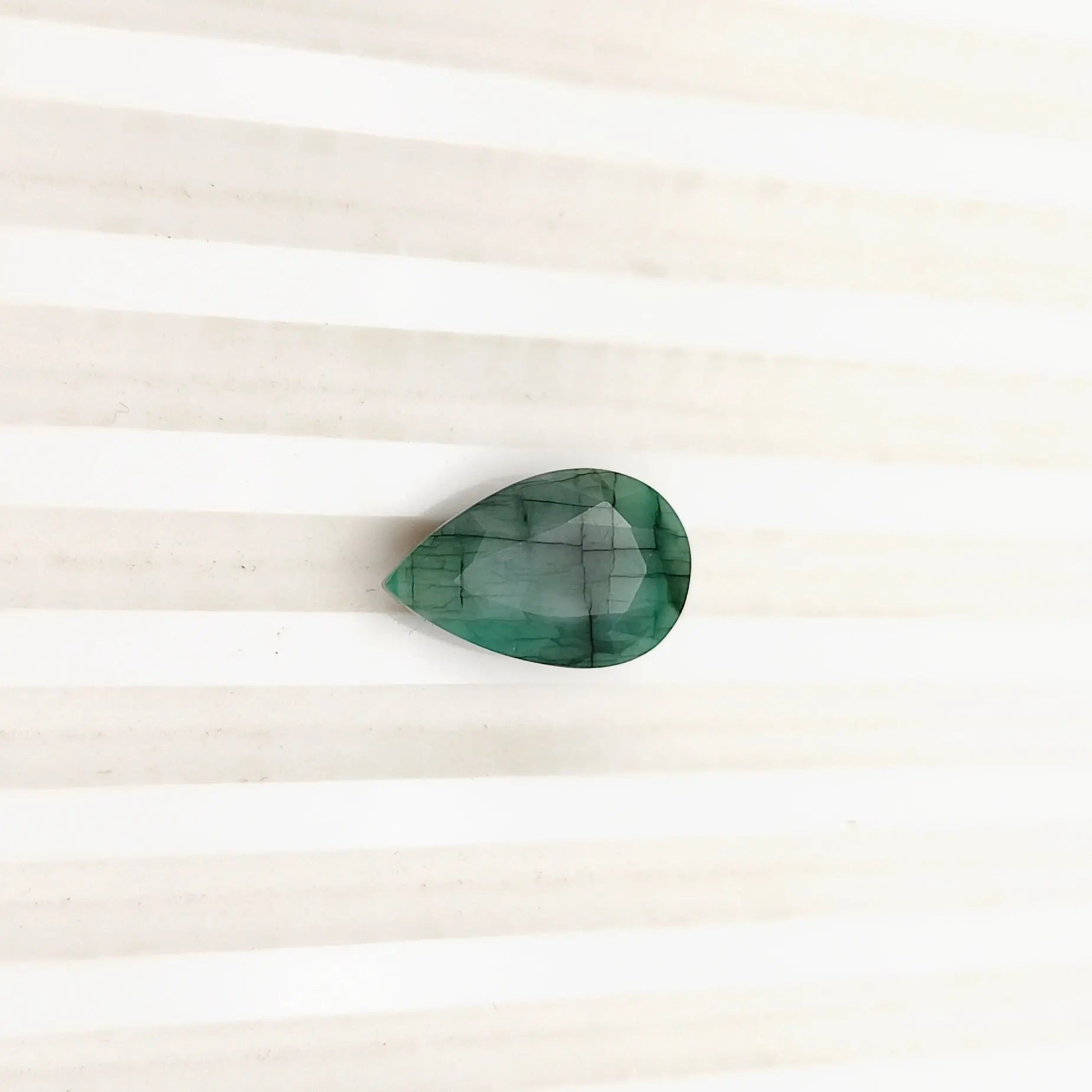 AA+ Quality PEAR MIXED NATURAL EMERALD, GREEN COLORED, INDIAN GEMSTONE, WEIGHT 6 CTS